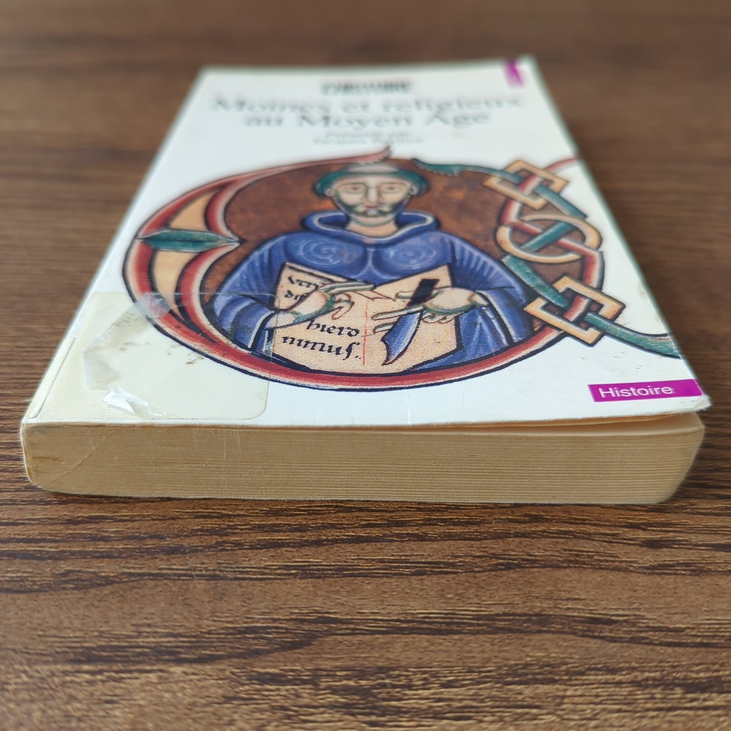 Moines et religieux au Moyen Âge